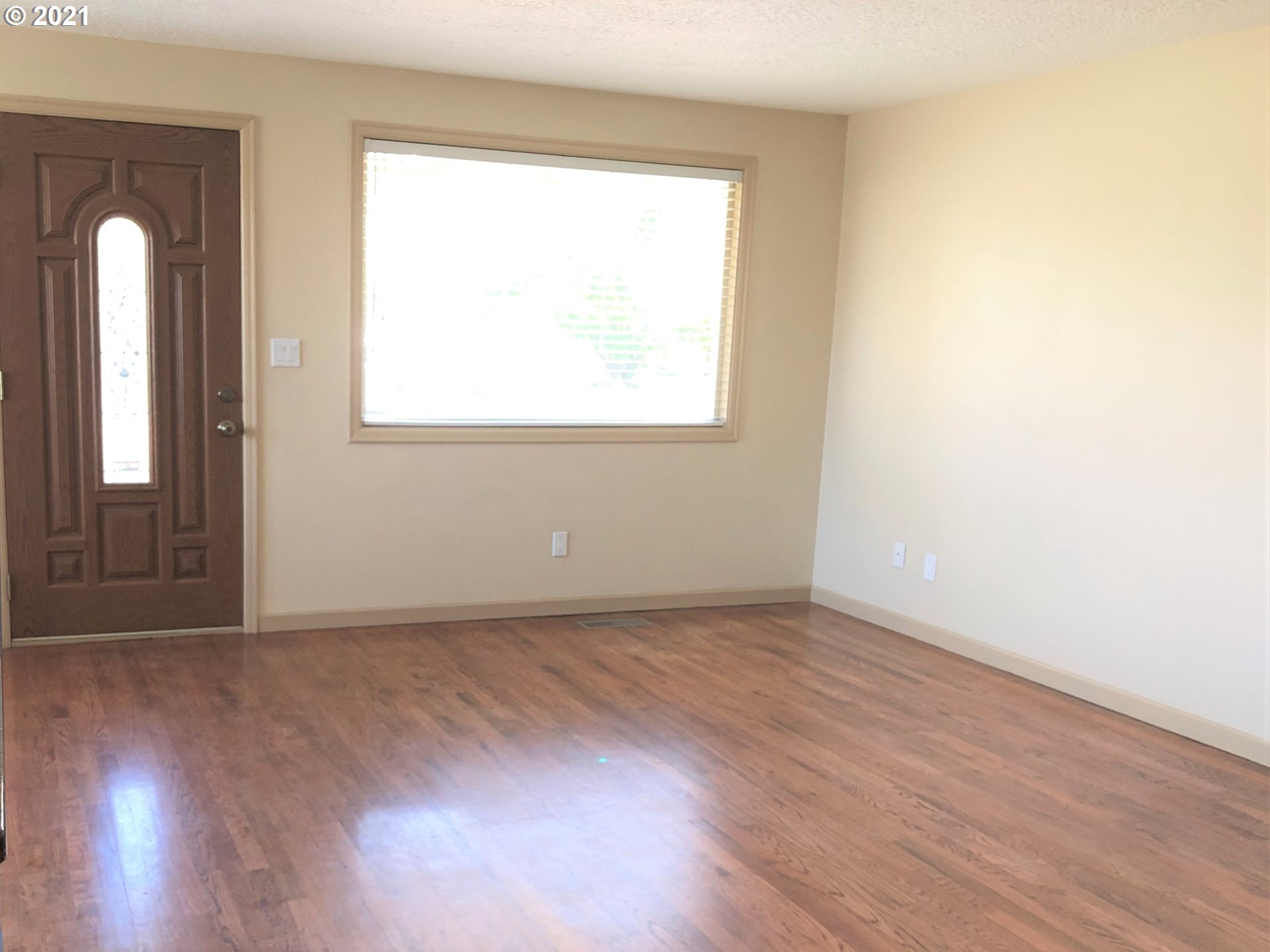 1421 Umpqua Road Woodburn, OR 97071 - Photo 3 of 20 Gallery Image 3