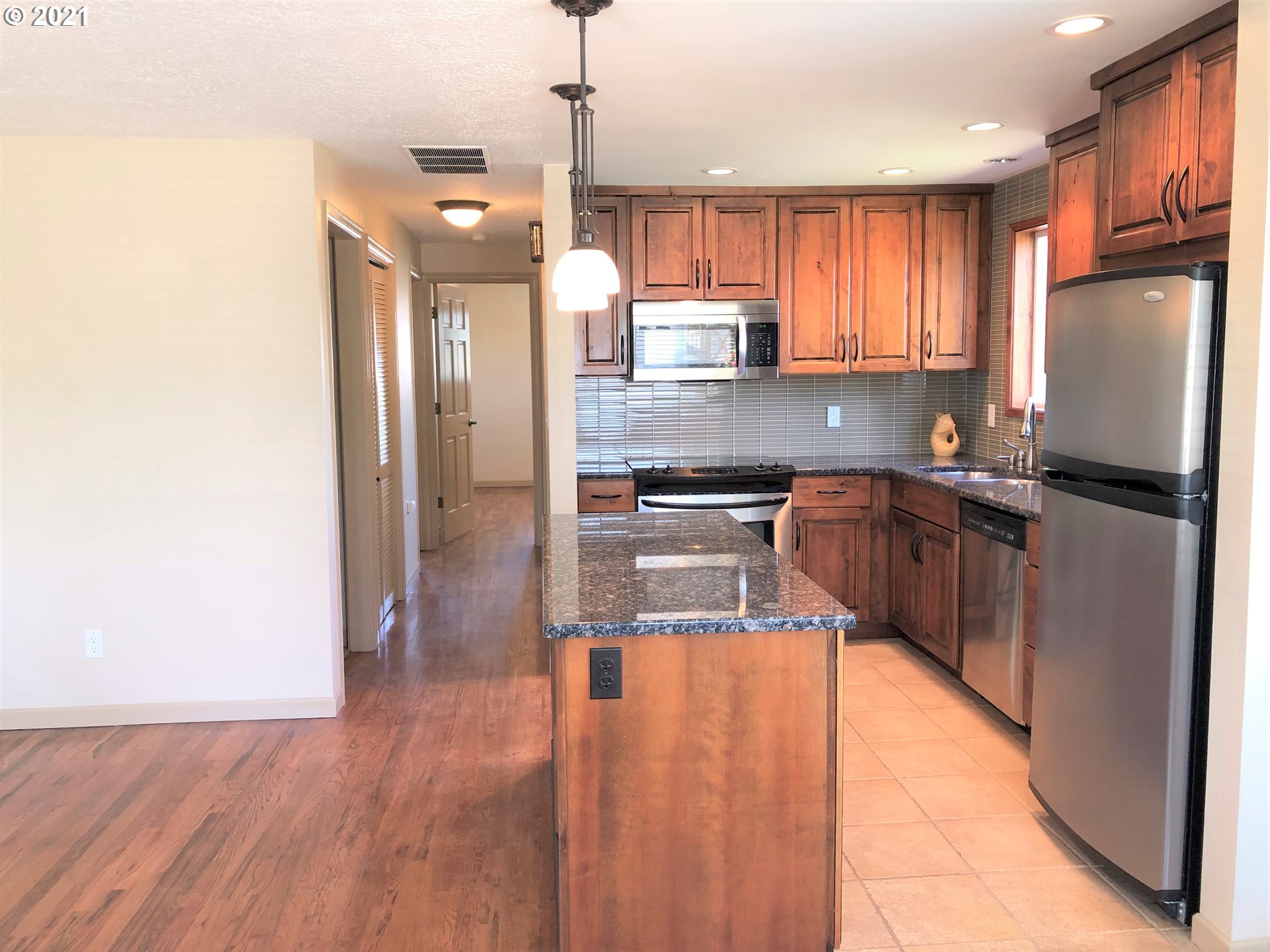 1421 Umpqua Road Woodburn, OR 97071 - Photo 10 of 20 Gallery Image 10