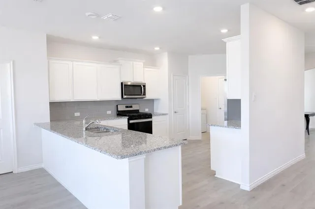 $2,800 | 4019 Cribbing Trail, Aubrey, TX 76227