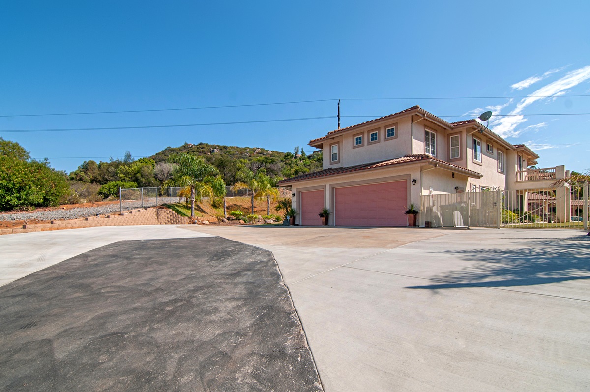 1725 La Force Road Alpine, CA 91901 - Photo 2 of 25