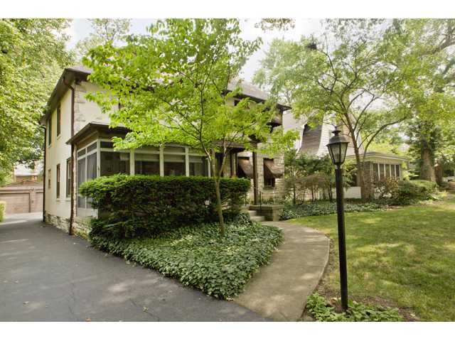 154 South Ardmore Road Columbus, OH 43209 - Photo 2 of 25