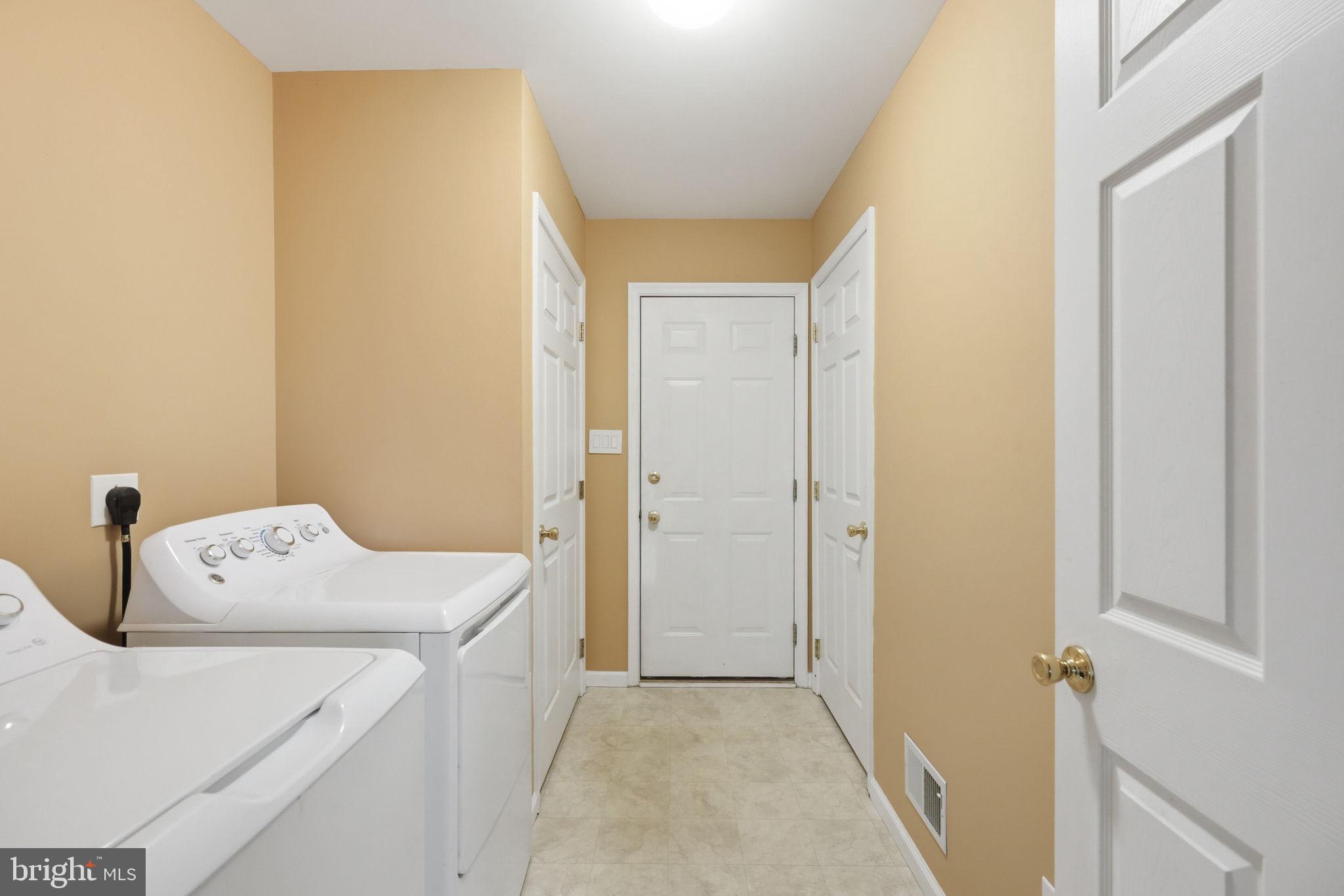 5529 Summit Street Whitehall, PA 18052 - Photo 39 of 64
