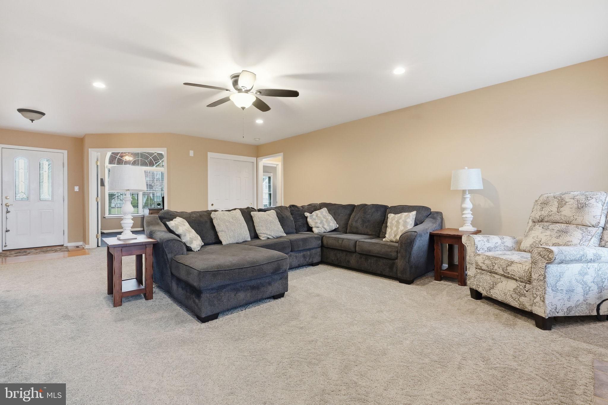 5529 Summit Street Whitehall, PA 18052 - Photo 6 of 64