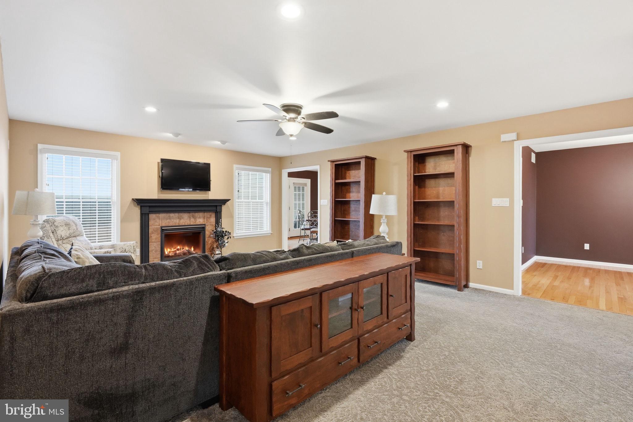 5529 Summit Street Whitehall, PA 18052 - Photo 7 of 64