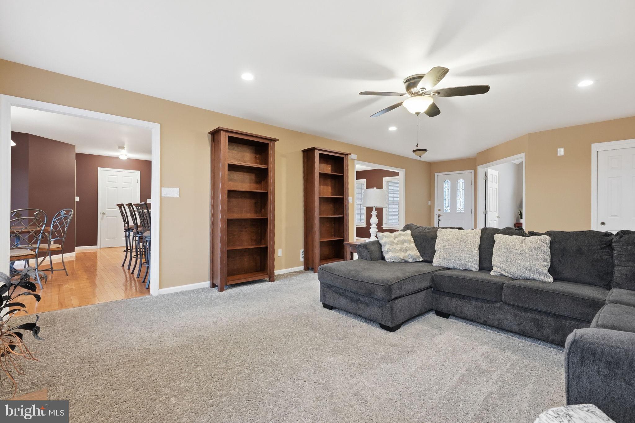 5529 Summit Street Whitehall, PA 18052 - Photo 10 of 64