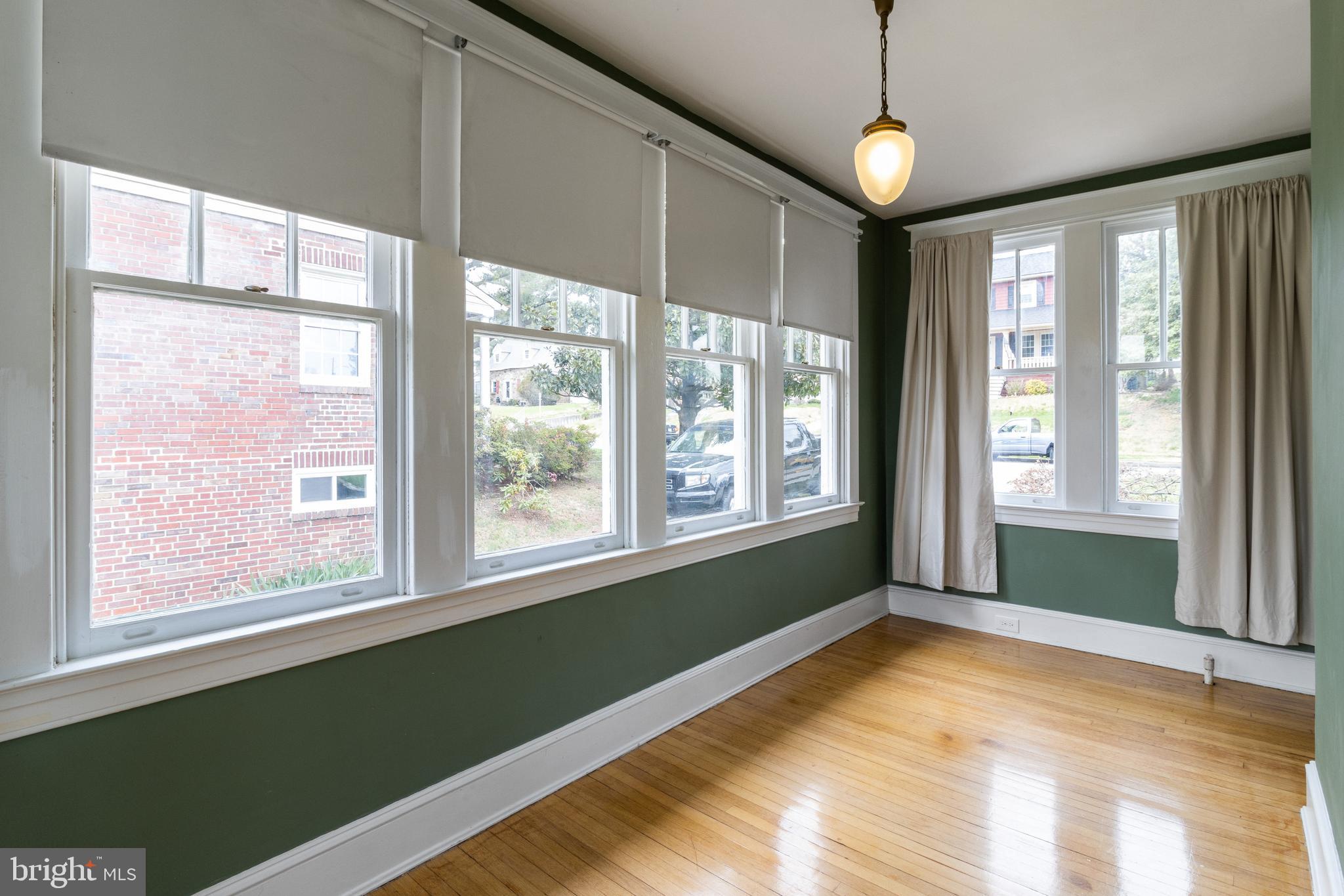 4303 Kensington Road Baltimore, MD 21229 - Photo 14 of 54