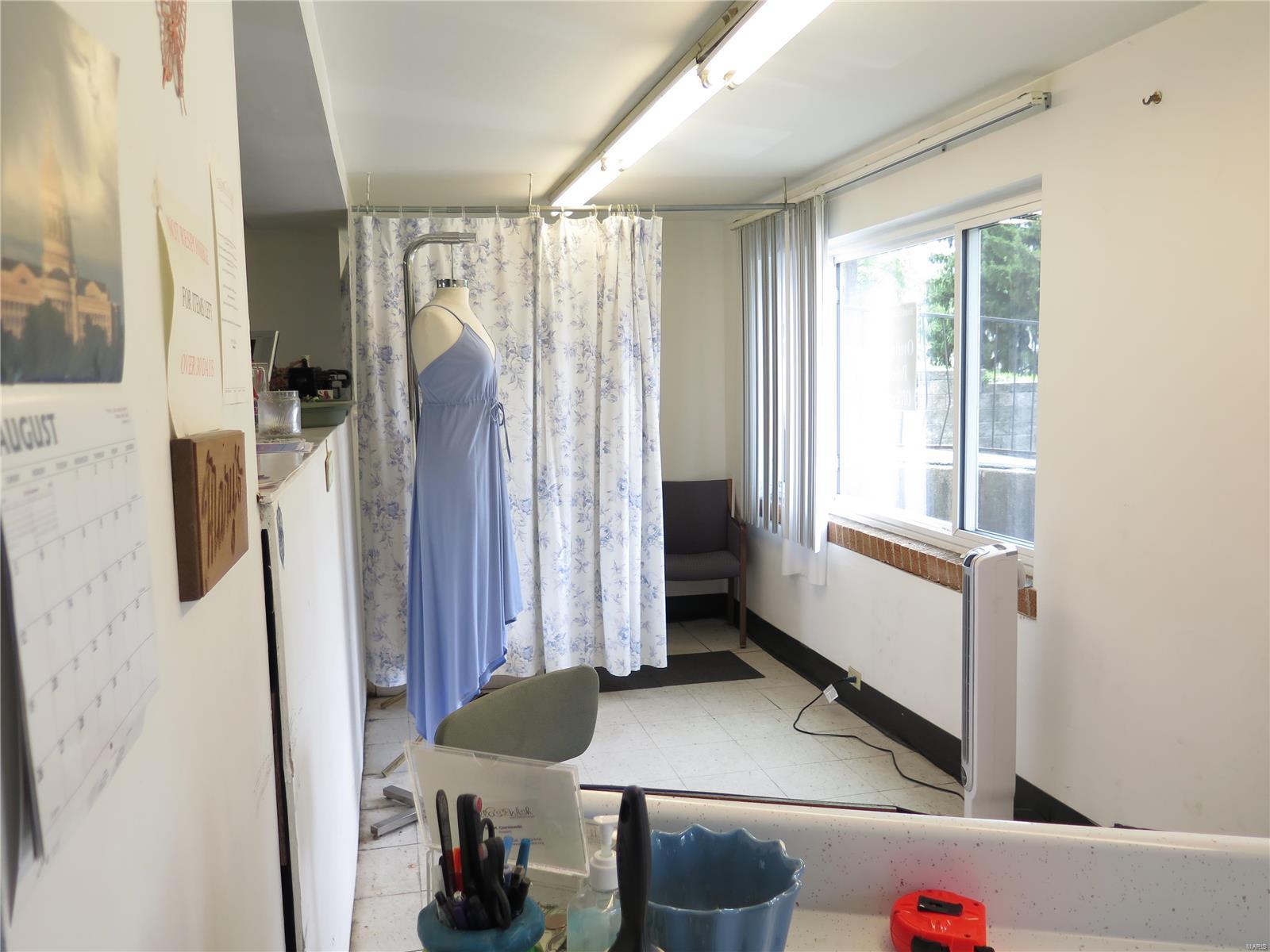 2332 Woodson Road St. Louis, MO 63114 - Photo 9 of 27 Gallery Image 9