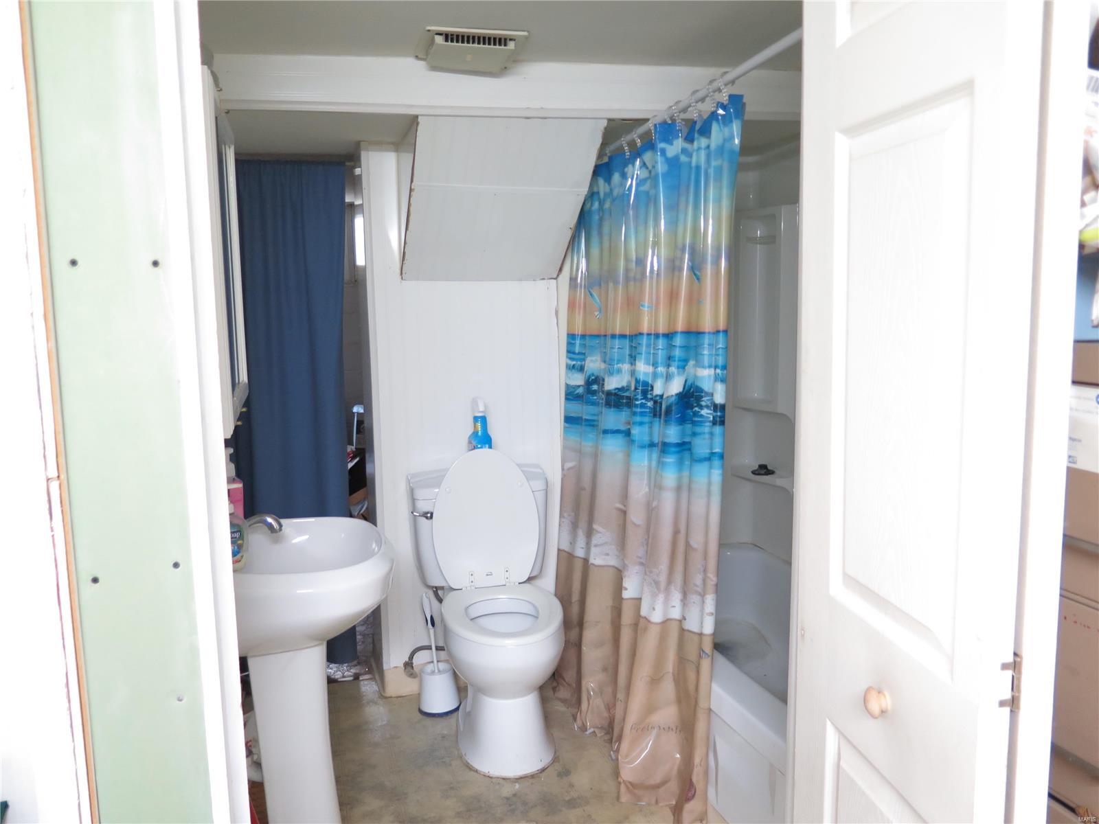 2332 Woodson Road St. Louis, MO 63114 - Photo 10 of 27 Gallery Image 10