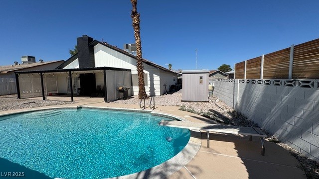 809 Peacock Court Las Vegas, NV 89145 - Photo 13 of 15 View of pool