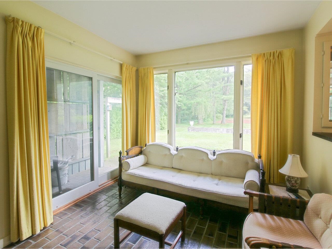 205 River Road Essex, VT 05452 - Photo 4 of 40 Gallery Image 4
