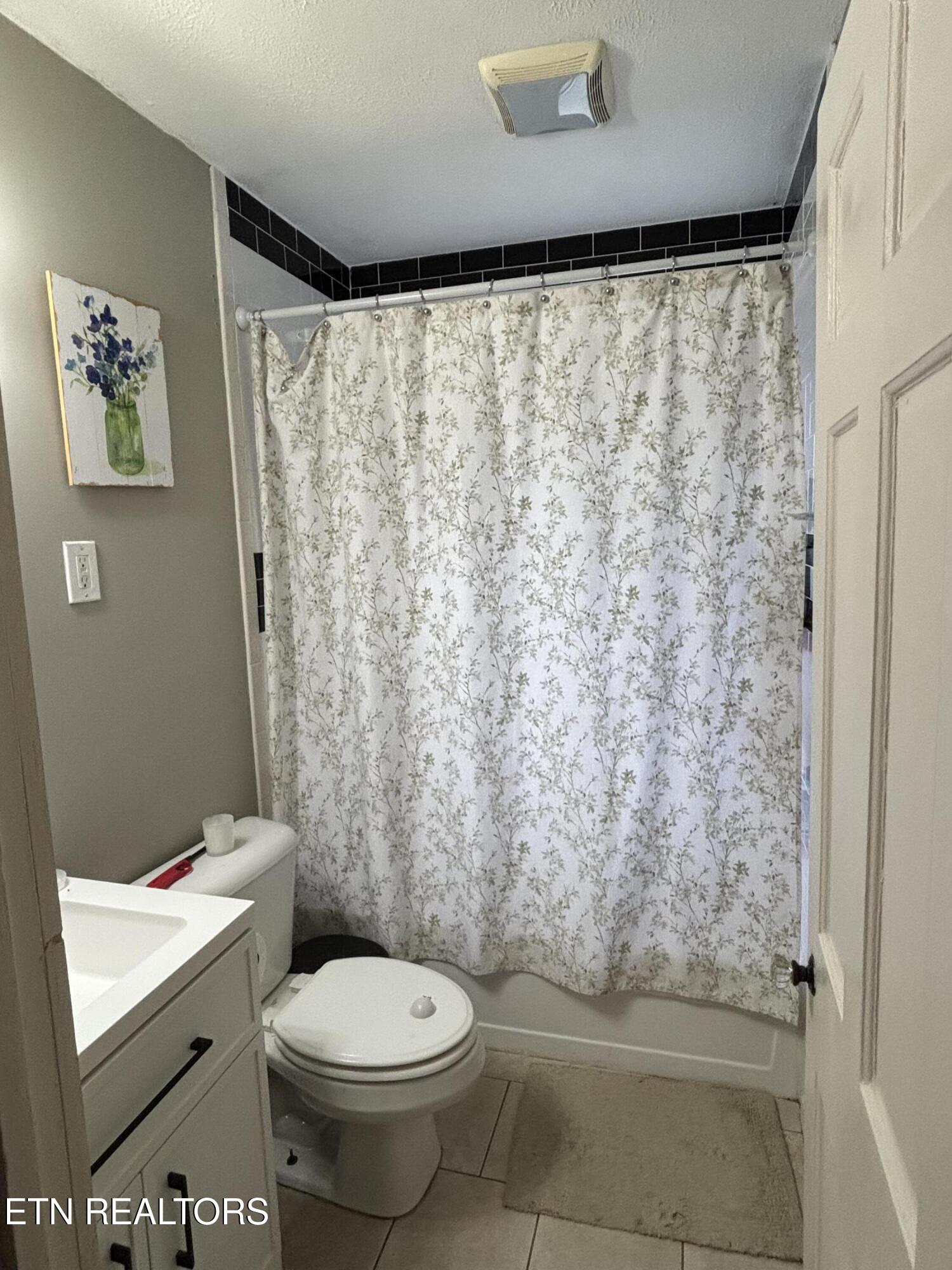 107 Porter Road Oak Ridge, TN 37830 - Photo 11 of 23 Bath