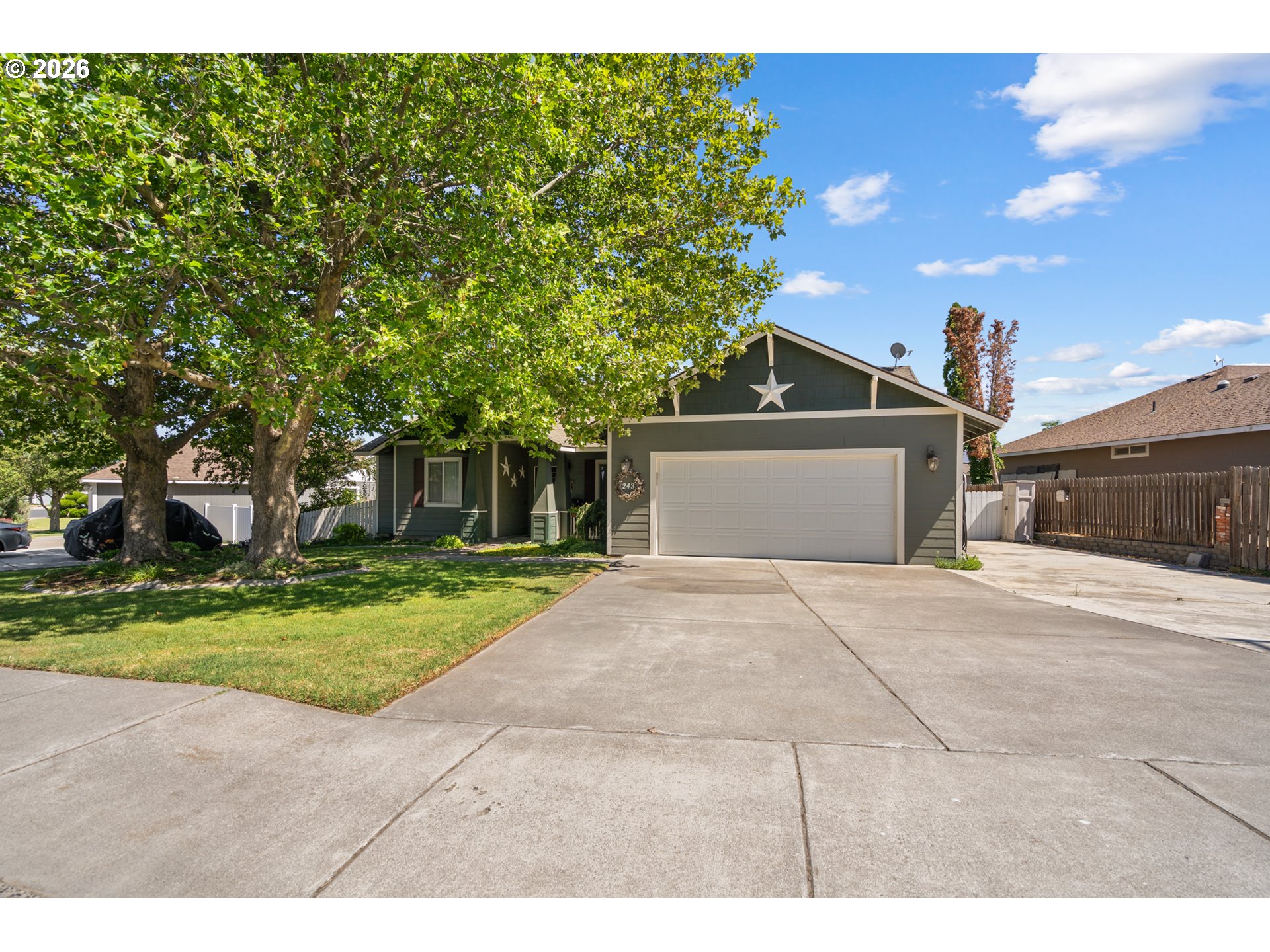 2433 Curlew Street Umatilla, OR 97882 - Photo 3 of 45