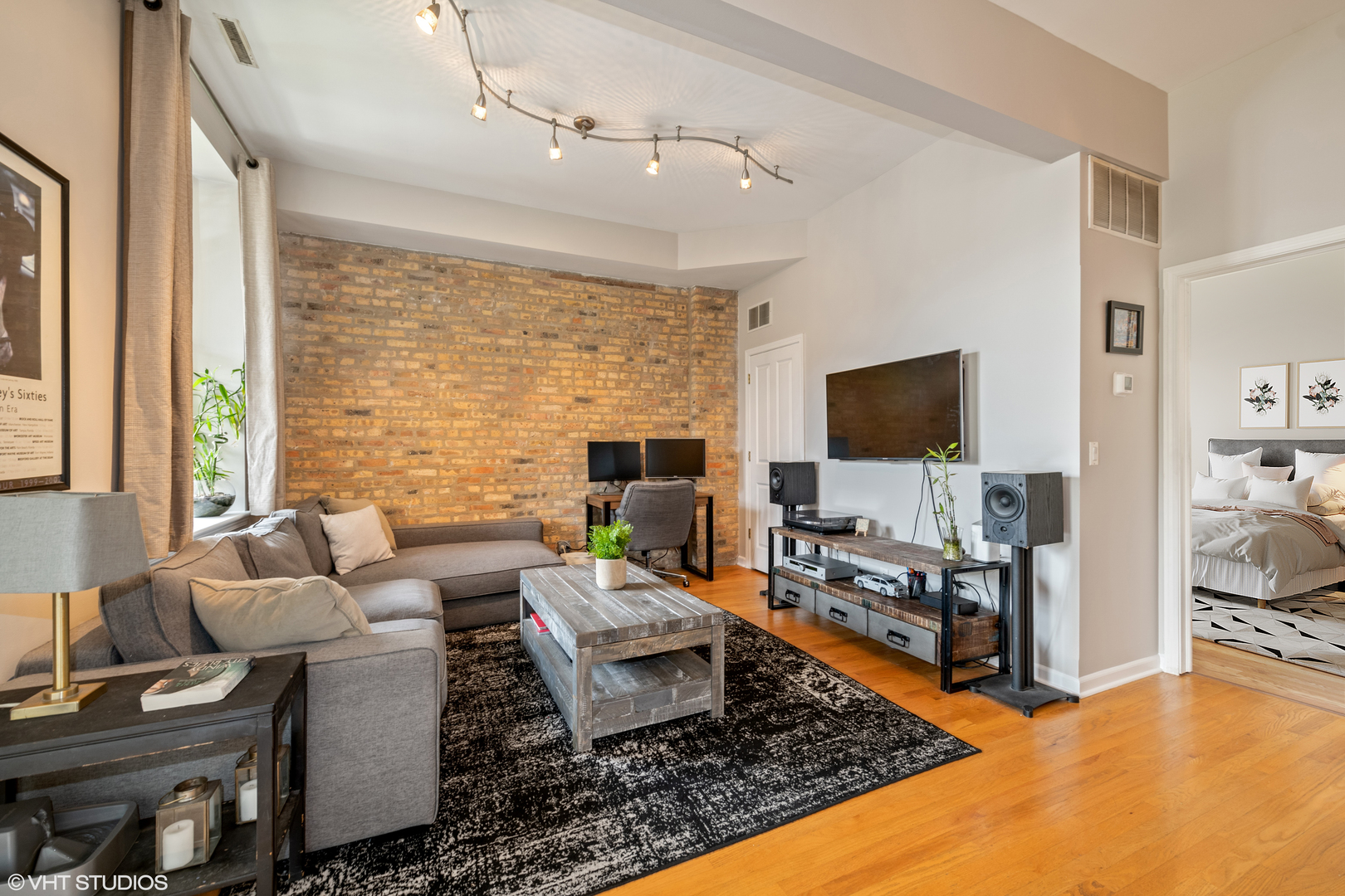 1806 West Rice Street, Unit 2N Chicago, IL 60622 - Photo 3 of 11
