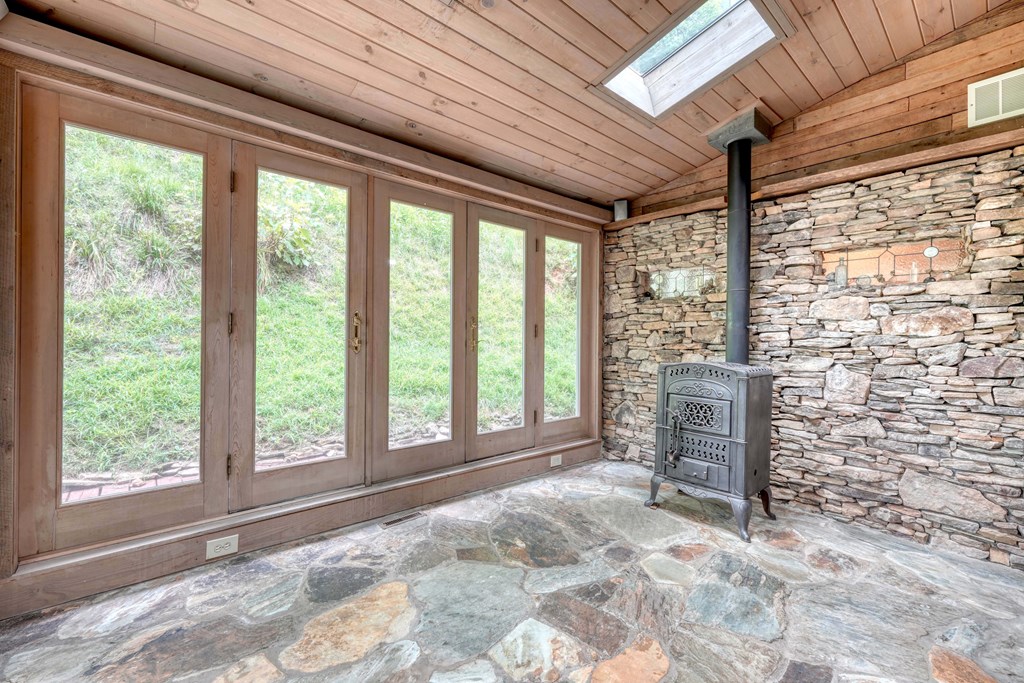 2350 Dial Road Blue Ridge, GA 30513 - Photo 14 of 76