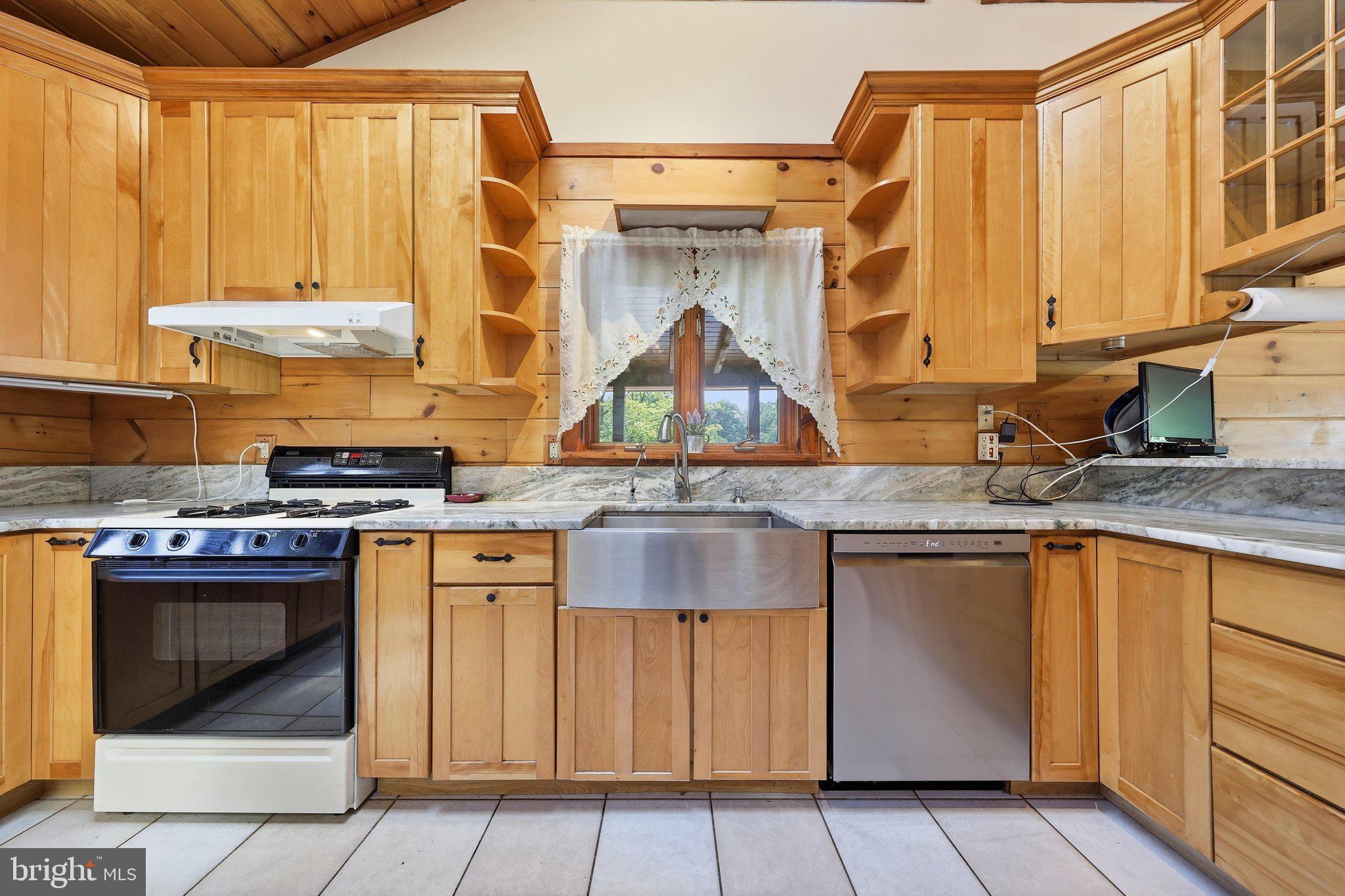271 Rake Factory Road Biglerville, PA 17307 - Photo 24 of 72 Kitchen