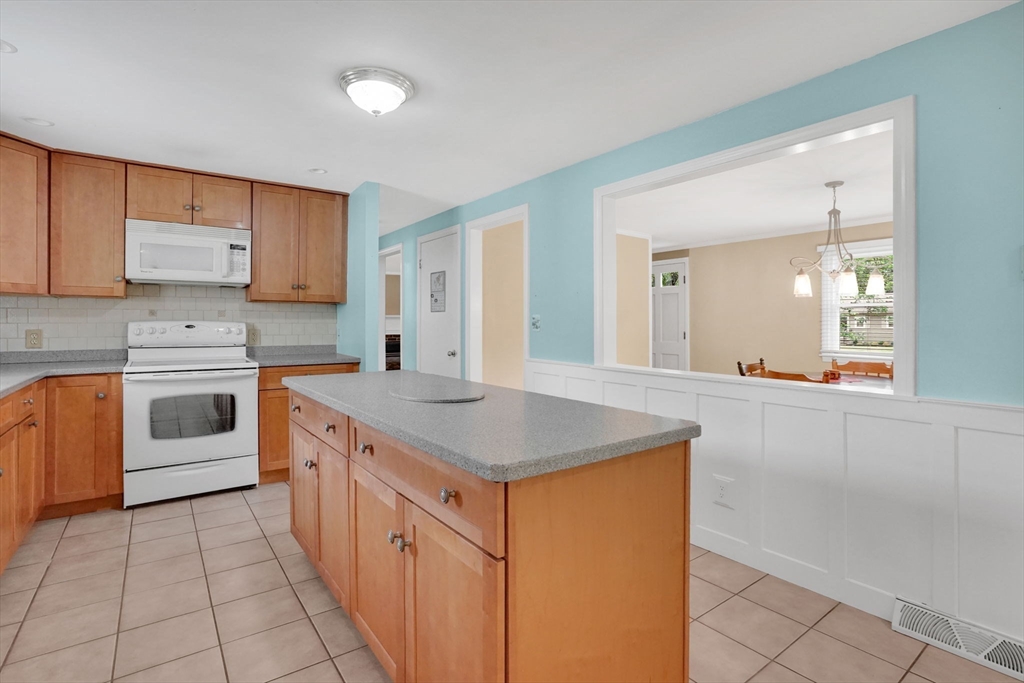 213 Clover Road Ludlow, MA 01056 - Photo 8 of 27 Gallery Image 8