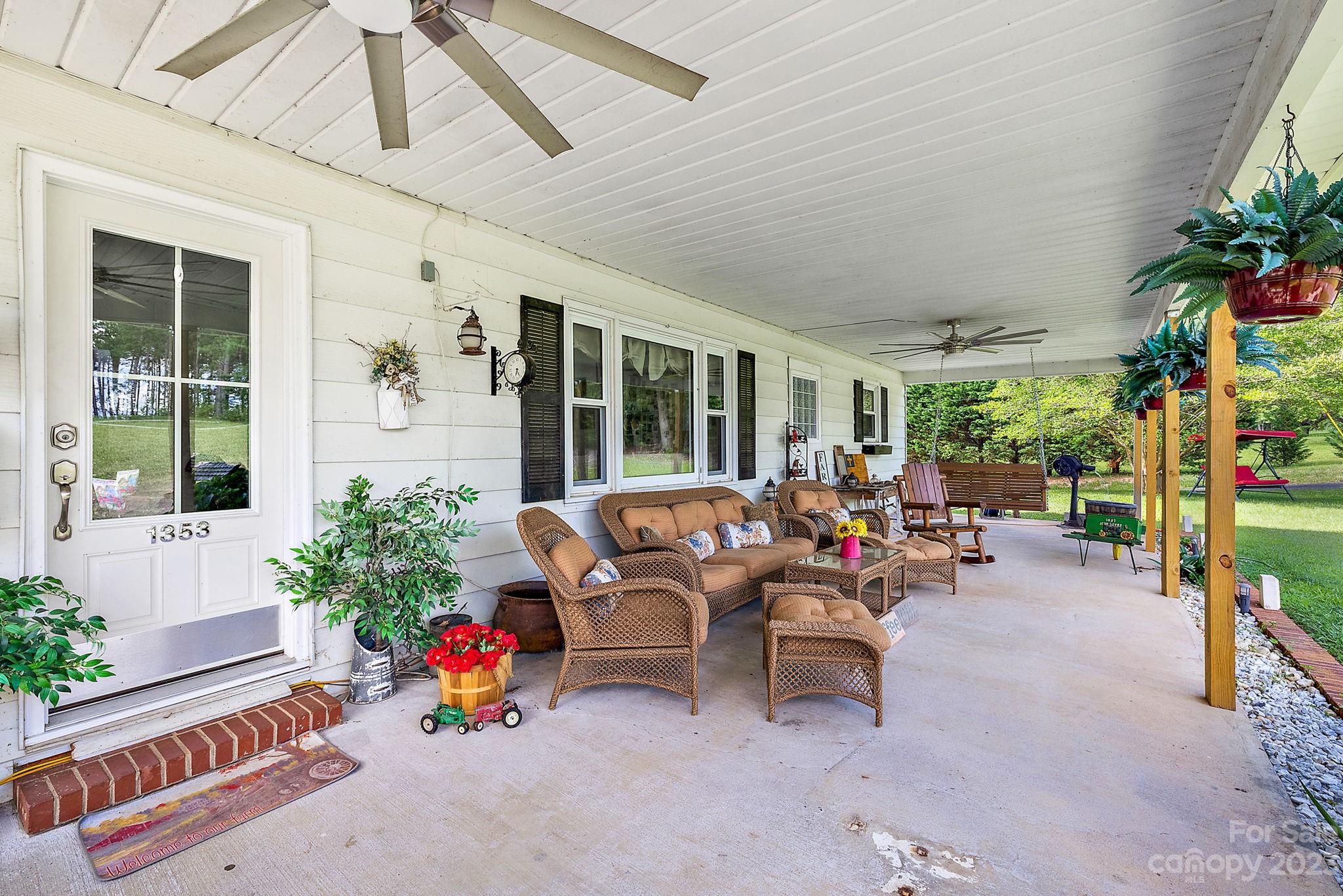 1353 Miles Road Dallas, NC 28034 - Photo 3 of 41