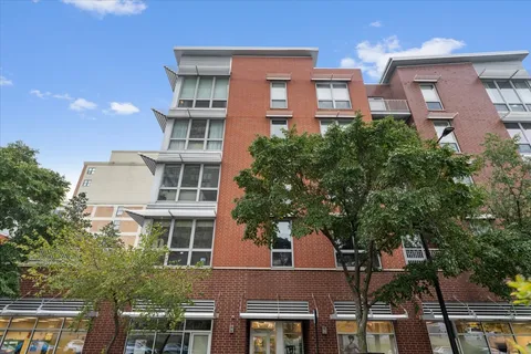 $315,000 | 2025 South Indiana Avenue, Unit 407, Chicago, IL 60616