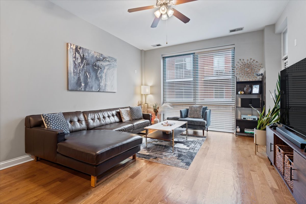2025 South Indiana Avenue, Unit 407 Chicago, IL 60616 - Photo 6 of 17