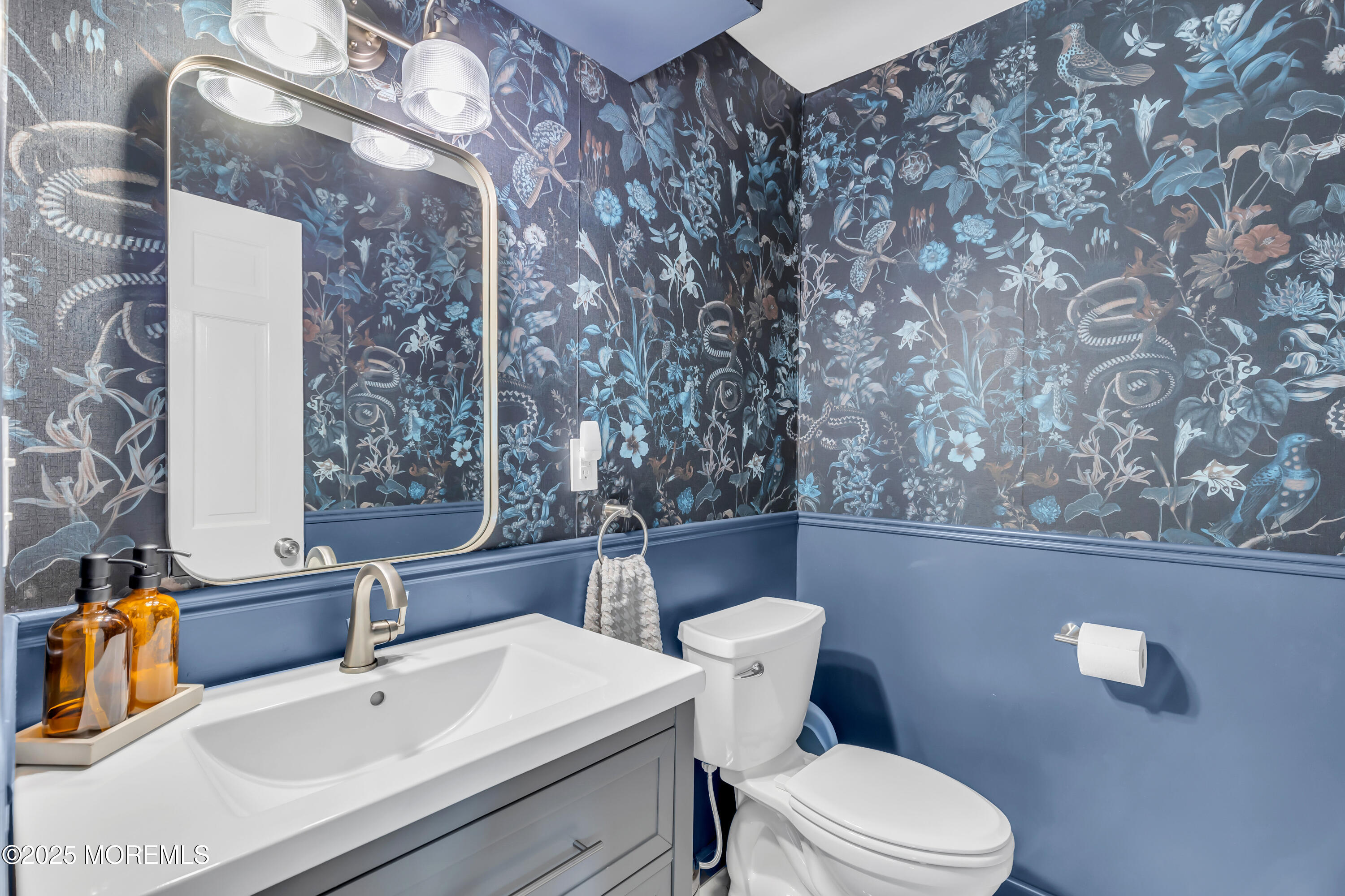 8 Allston Street Red Bank, NJ 07701 - Photo 11 of 64 021__f1a0181_529