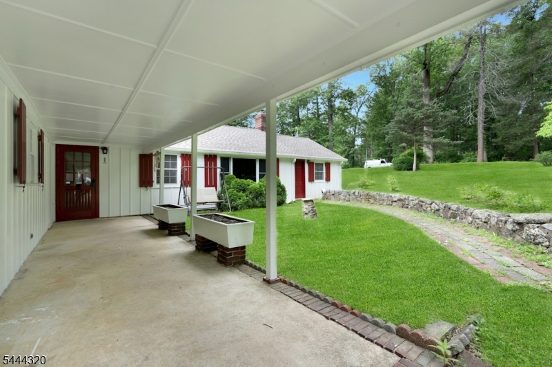 62 Gaston Road Morristown, NJ 07960 - Photo 3 of 32