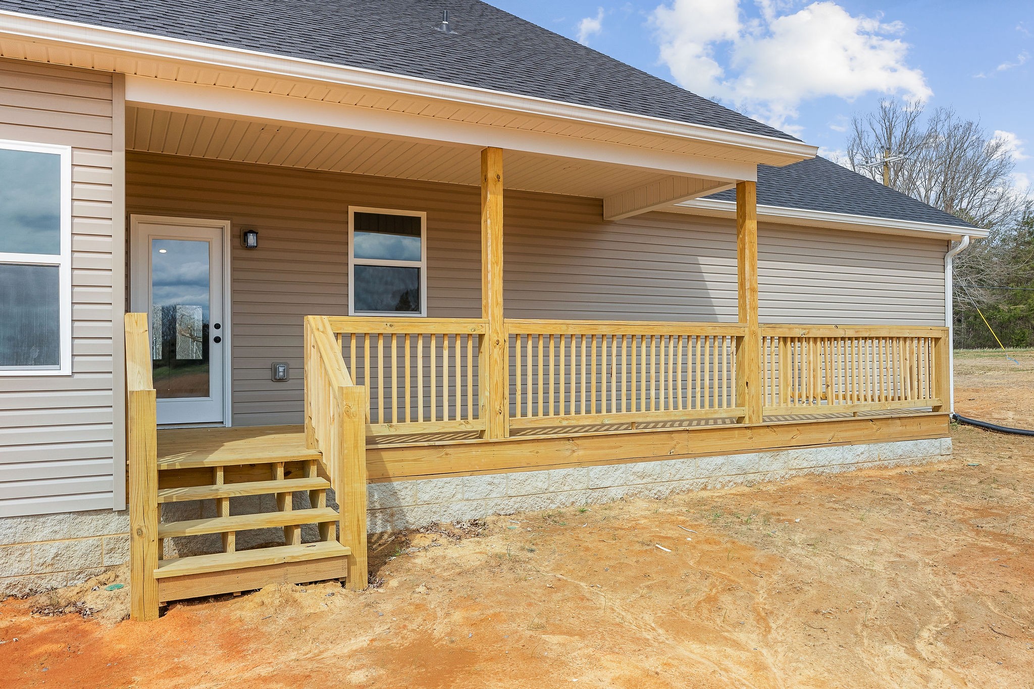 250 Johnson Chapel Road Sparta, TN 38583 - Photo 8 of 37 a backyard of a house