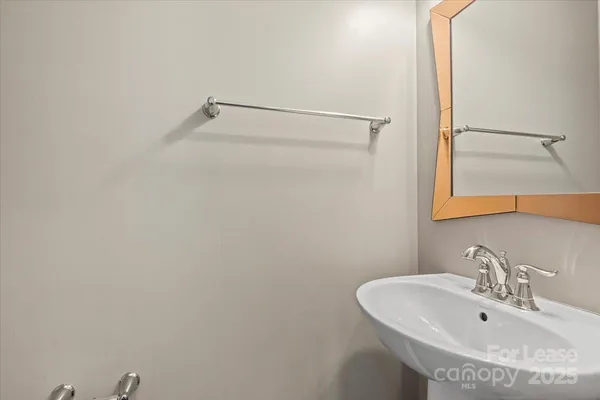 $2,000 | 3323 Major Samuals Way, Charlotte, NC 28208