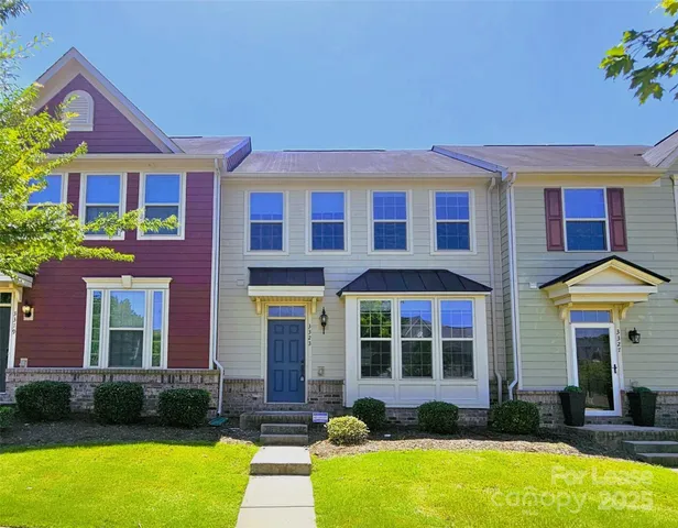$2,000 | 3323 Major Samuals Way, Charlotte, NC 28208