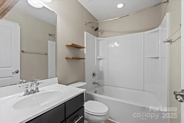 $2,000 | 3323 Major Samuals Way, Charlotte, NC 28208