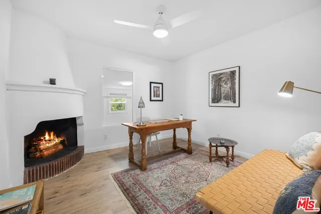 $998,000 | 2400 West 74th Street, Los Angeles, CA 90043