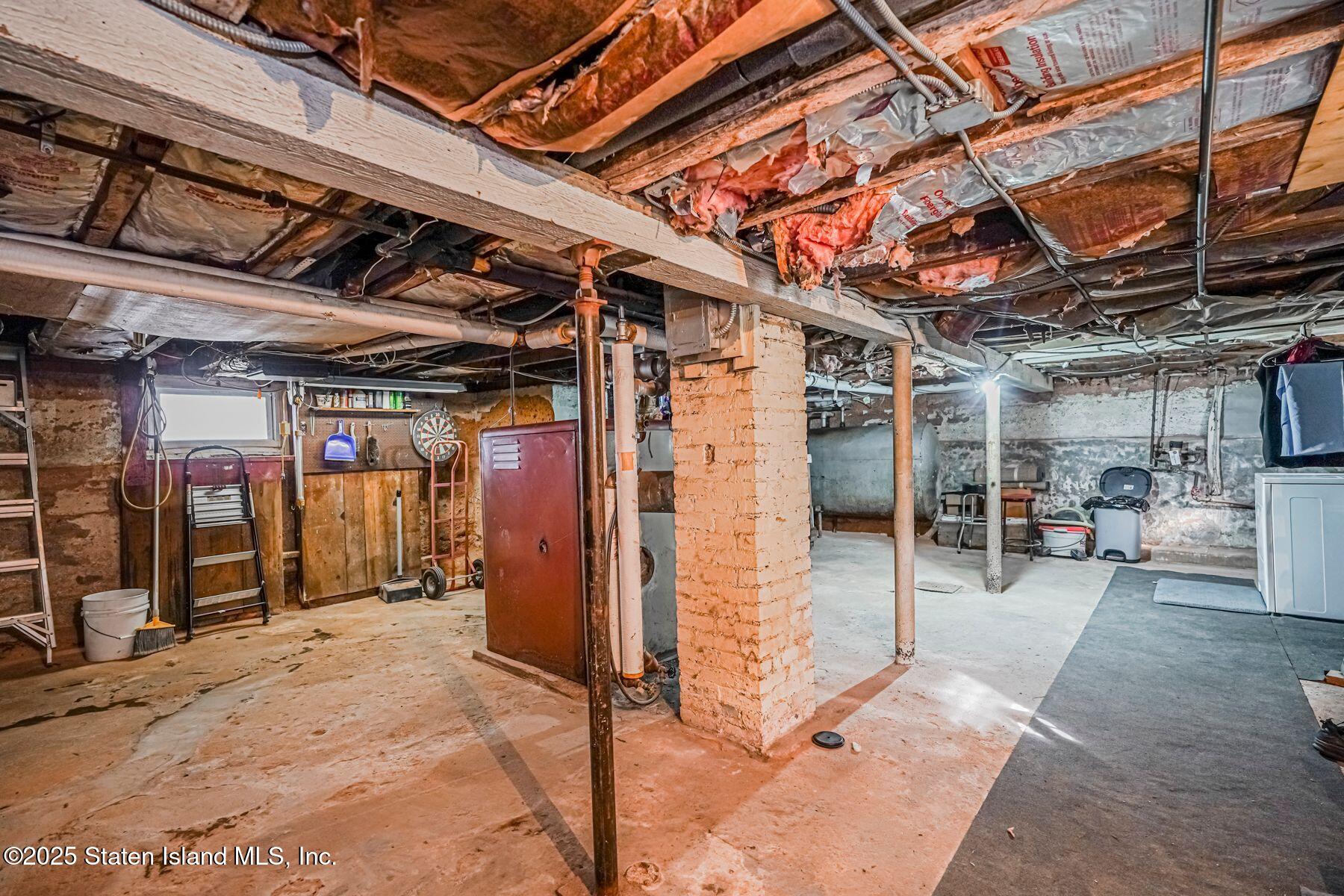 5300 Amboy Road Staten Island, NY 10312 - Photo 24 of 32 a view of a garage