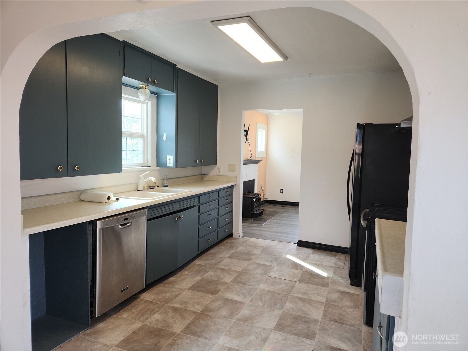 2902 Dover Street Longview, WA 98632 - Photo 12 of 23 a spacious bathroom with a double vanity sink and a mirror