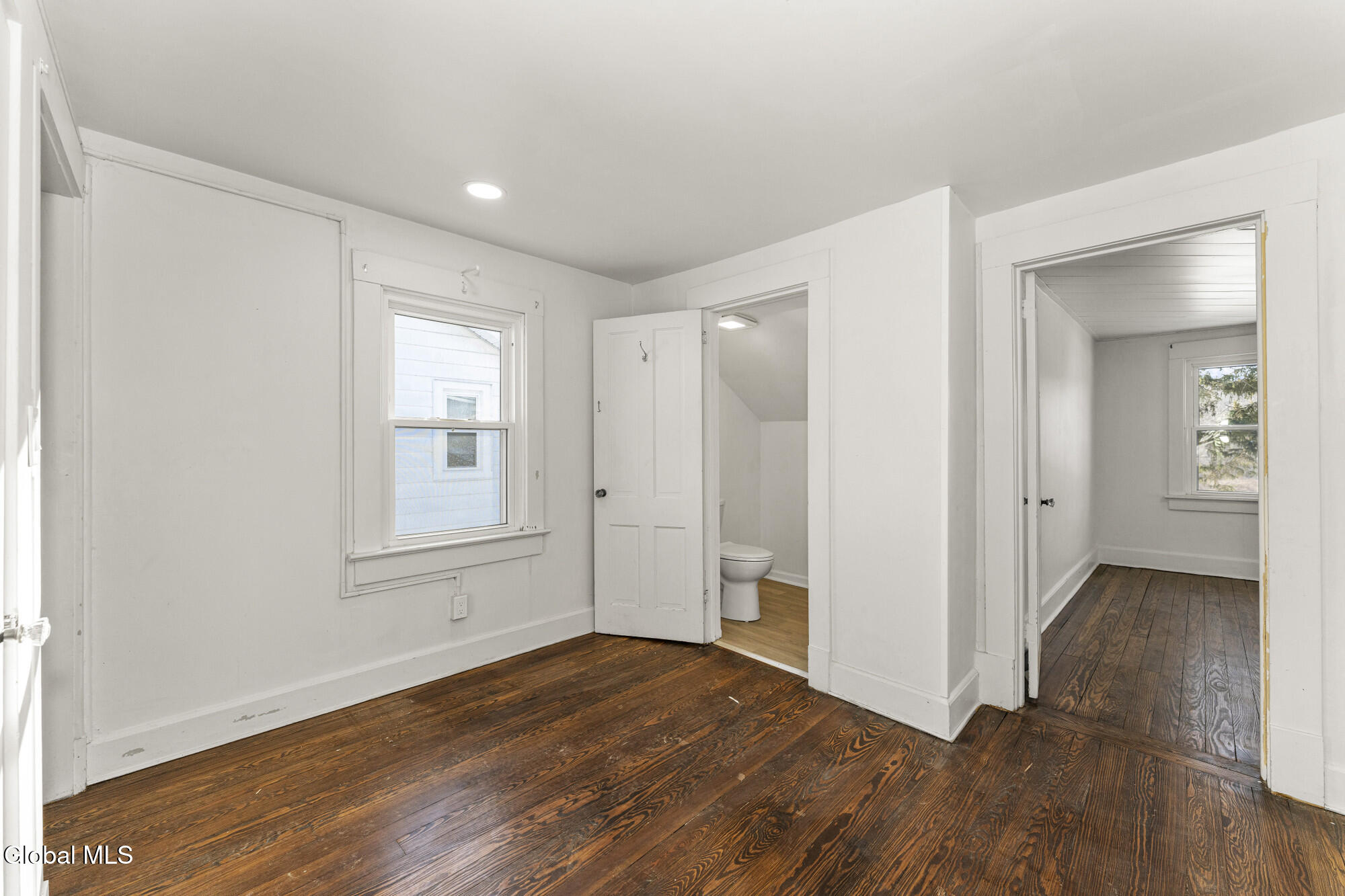 40 Brunswick Road Troy, NY 12180 - Photo 22 of 37 5 Landing 3