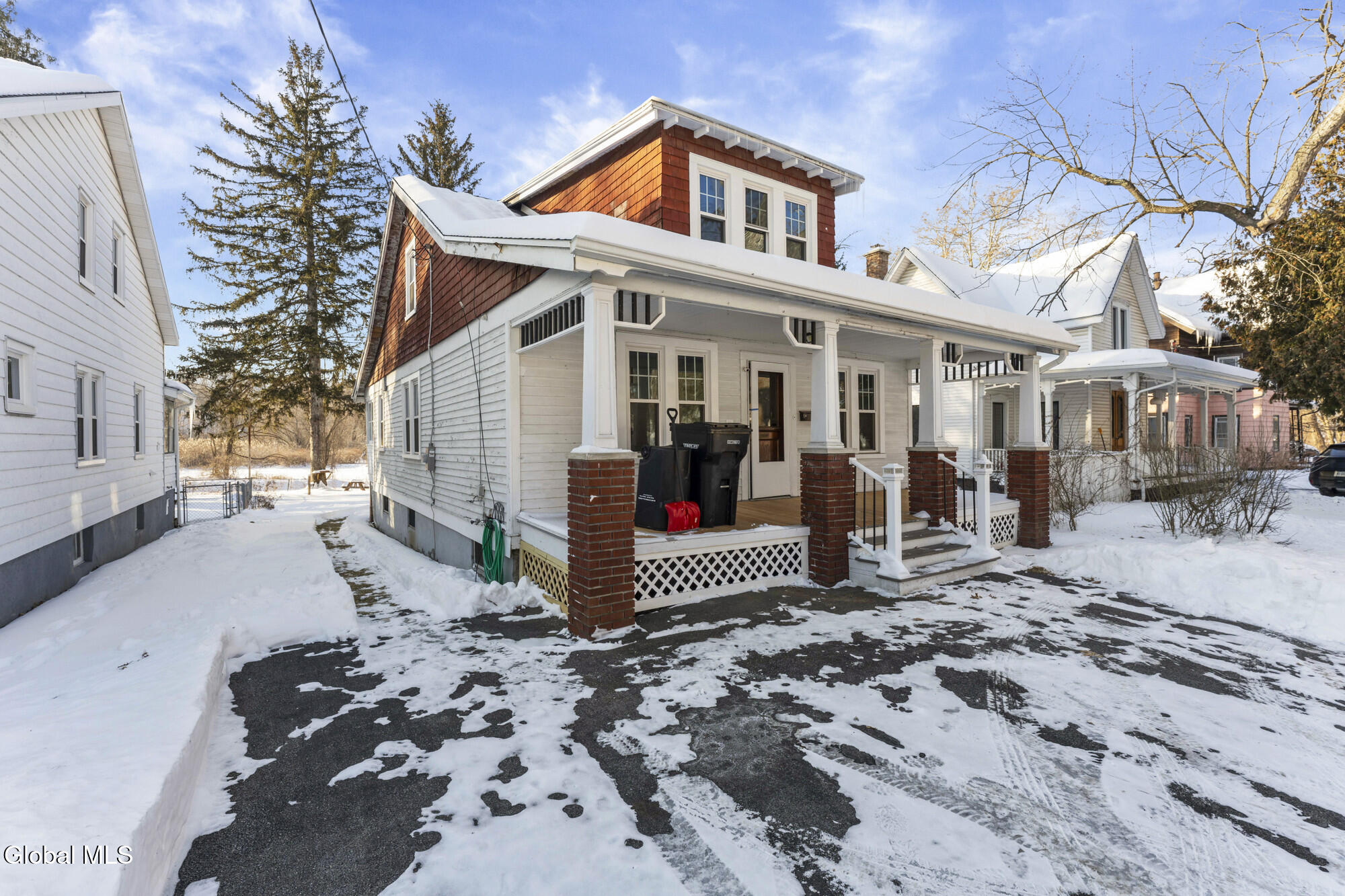 40 Brunswick Road Troy, NY 12180 - Photo 4 of 37 0 Front 3
