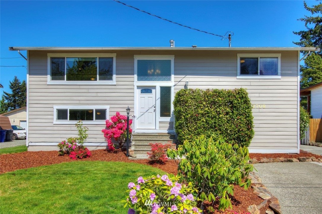 1708 Edmonds Way Southeast Renton, WA 98058 - Photo 1 of 22 Gallery Image 1