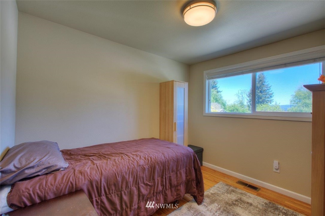 1708 Edmonds Way Southeast Renton, WA 98058 - Photo 11 of 22 Gallery Image 11