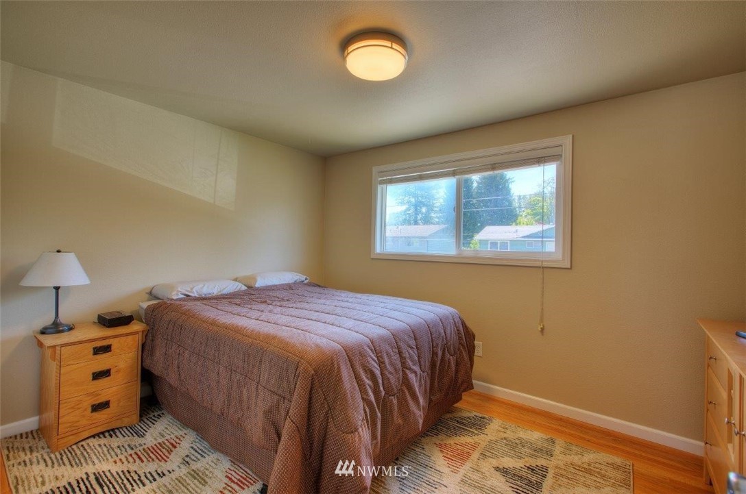 1708 Edmonds Way Southeast Renton, WA 98058 - Photo 13 of 22 Gallery Image 13