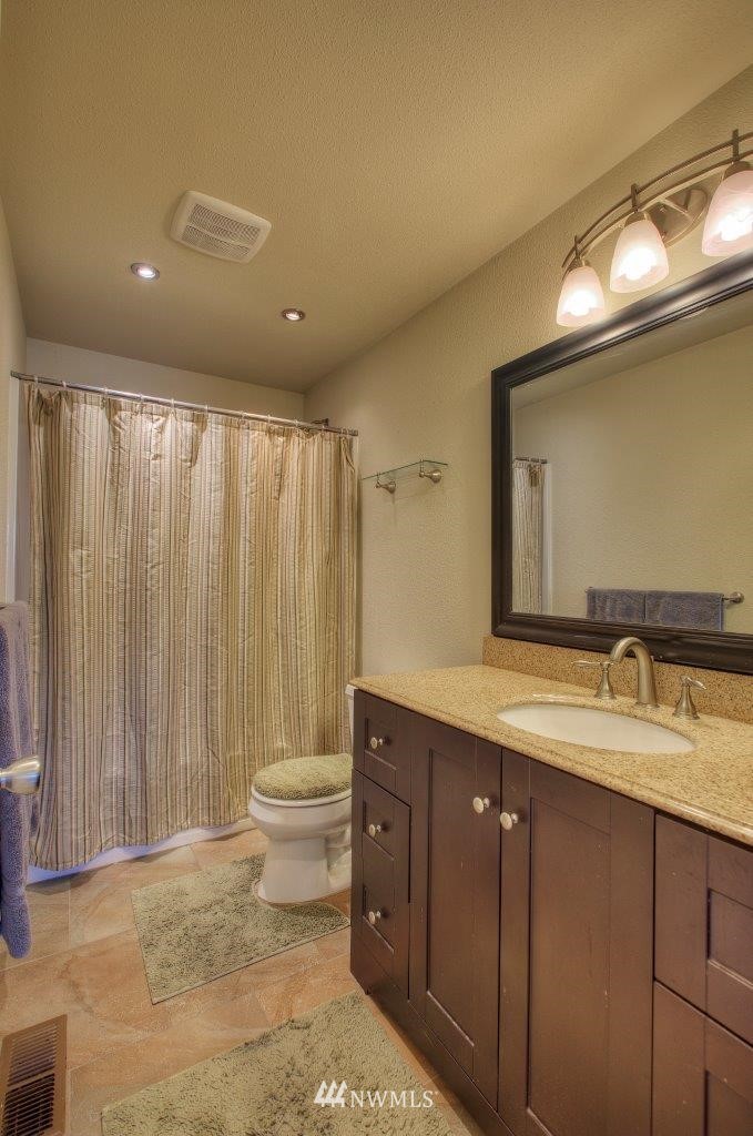 1708 Edmonds Way Southeast Renton, WA 98058 - Photo 14 of 22 Gallery Image 14