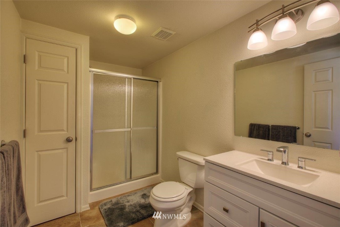 1708 Edmonds Way Southeast Renton, WA 98058 - Photo 18 of 22 Gallery Image 18