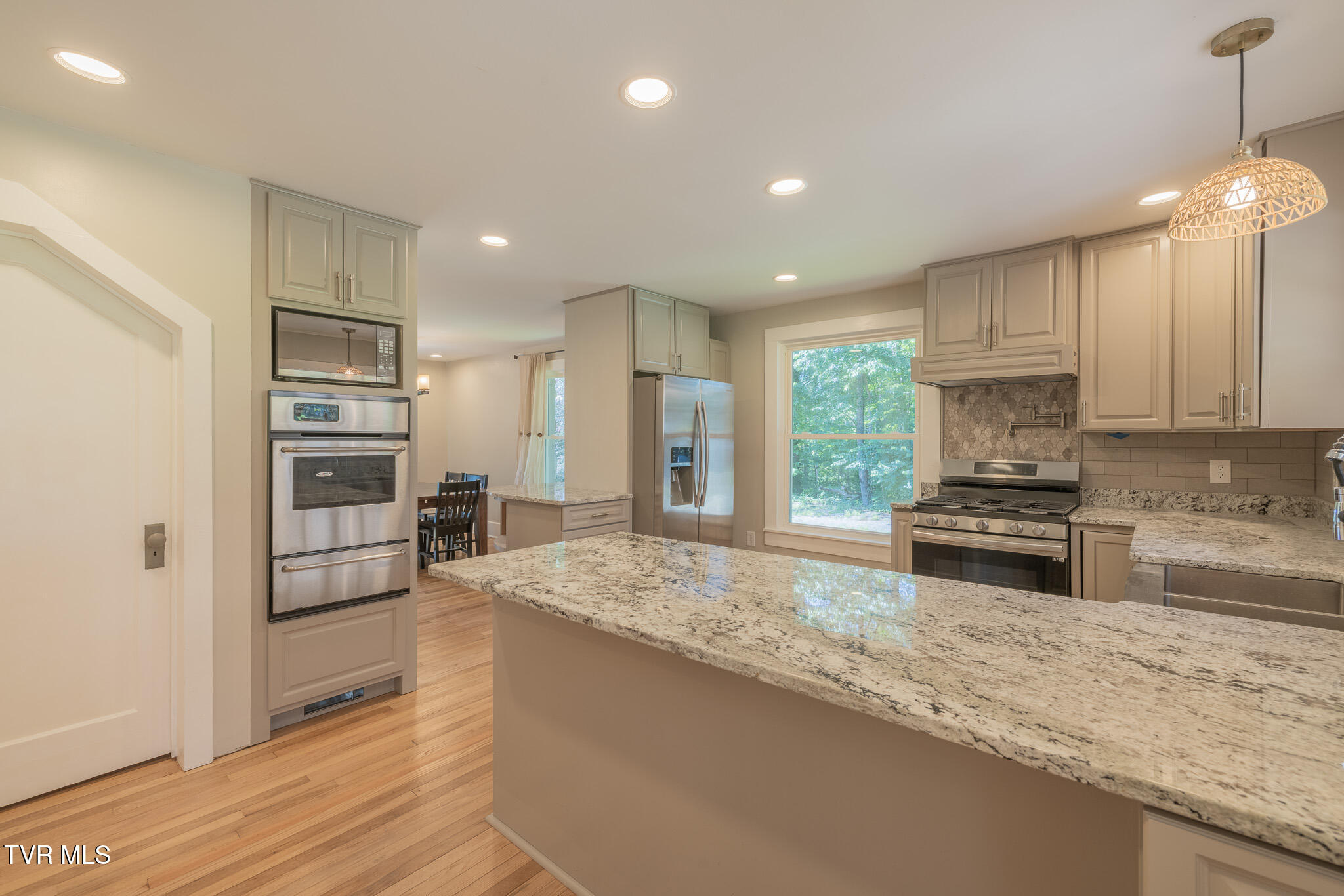 31232 Hollyfield Road Damascus, VA 24236 - Photo 18 of 46 1R9A5625-HDR