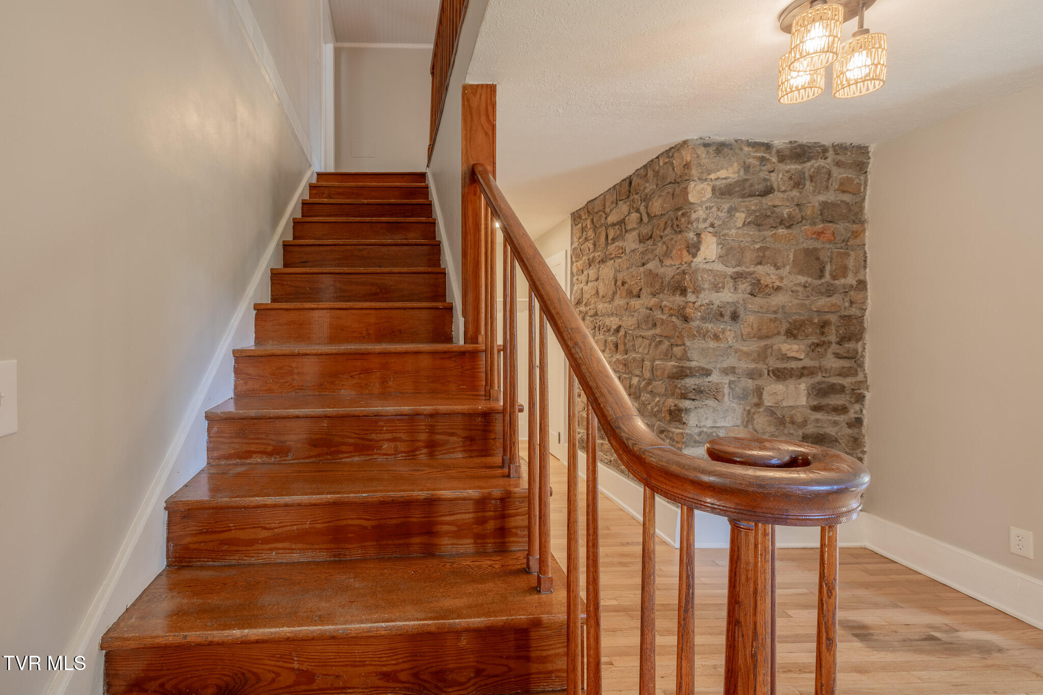 31232 Hollyfield Road Damascus, VA 24236 - Photo 21 of 46 1R9A5634-HDR