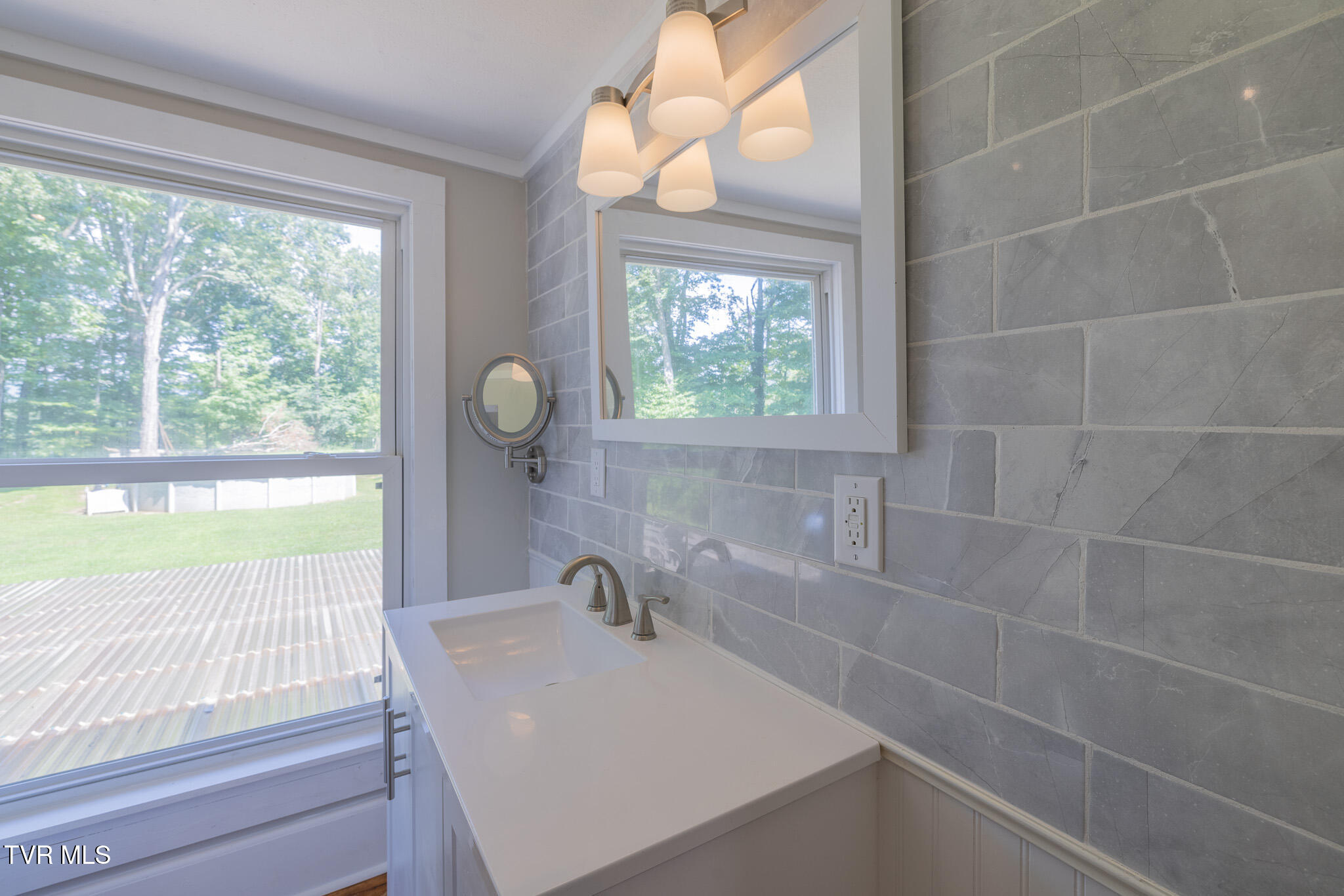 31232 Hollyfield Road Damascus, VA 24236 - Photo 31 of 46 1R9A5667-HDR