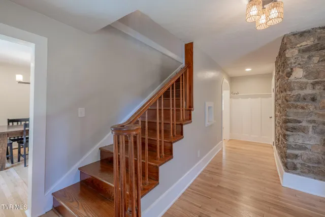 $545,000 | 31232 Hollyfield Road, Damascus, VA 24236