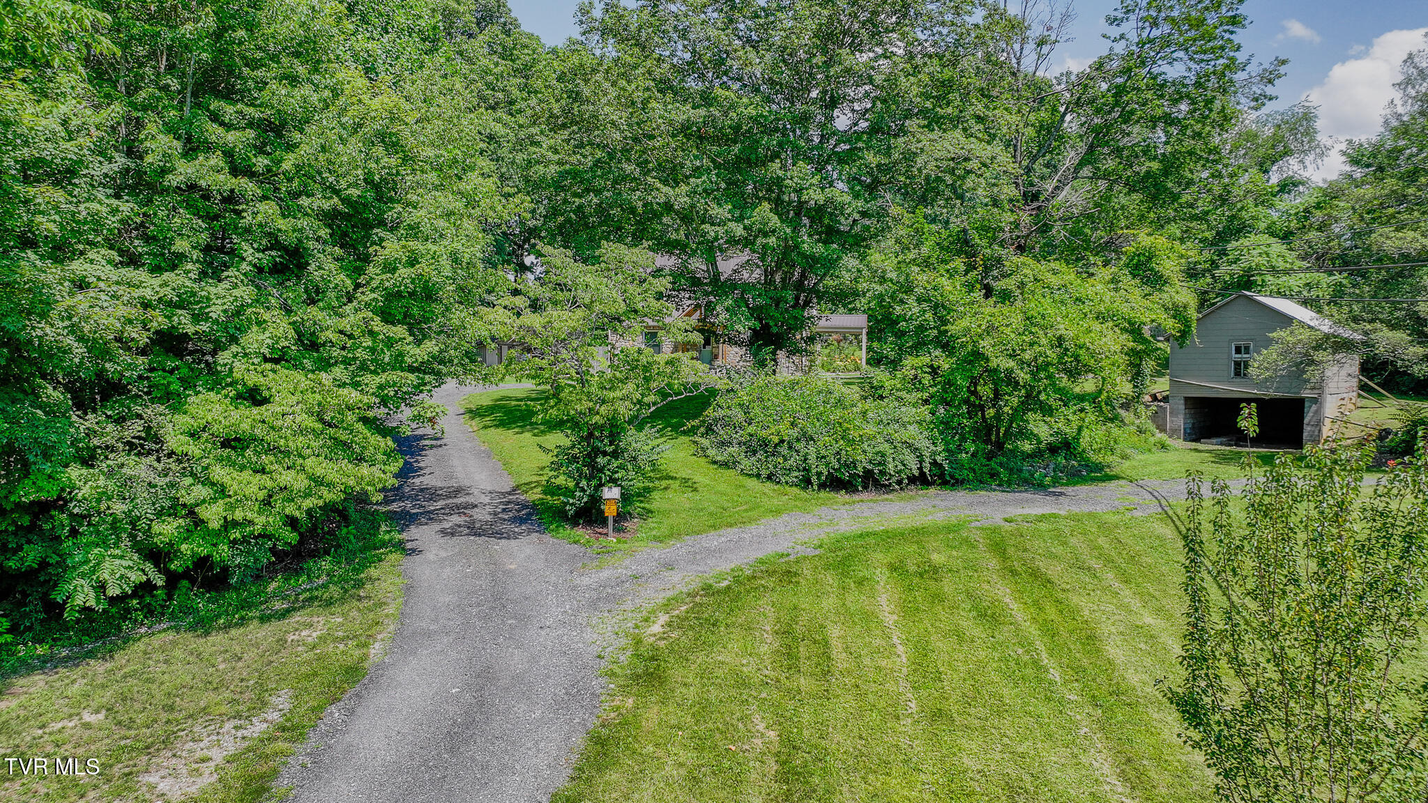 31232 Hollyfield Road Damascus, VA 24236 - Photo 45 of 46 dji_fly_20250623_150926_0213_17507061614