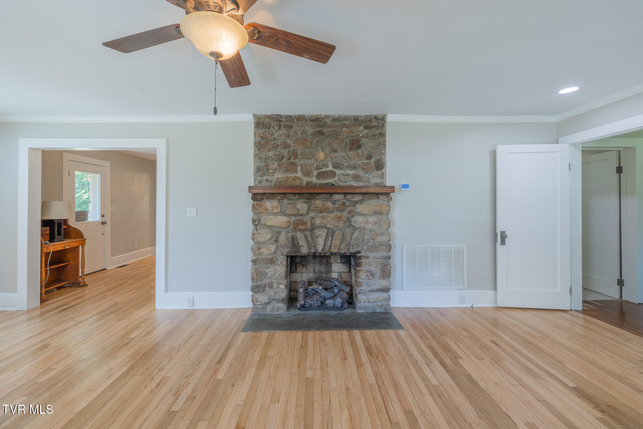 31232 Hollyfield Road Damascus, VA 24236 - Photo 10 of 46 1R9A5604-HDR