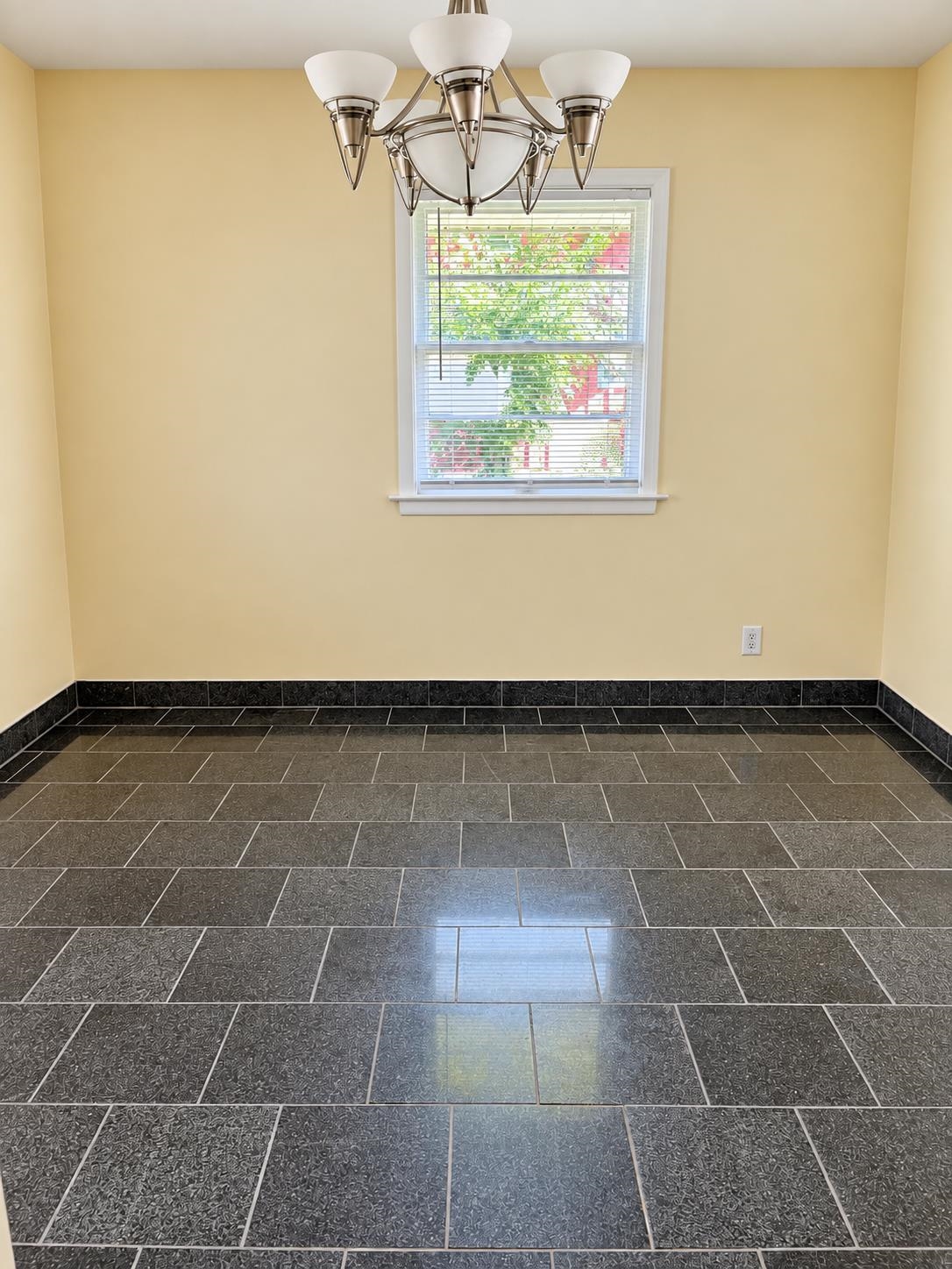 221 Dempster Road Rockford, IL 61108 - Photo 5 of 15 Gallery Image 5