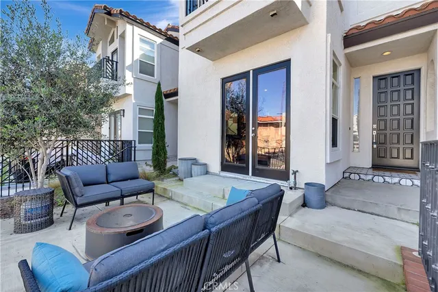 $7,995 | 310 18th Street, Huntington Beach, CA 92648