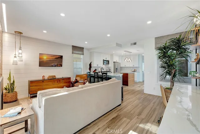 $7,995 | 310 18th Street, Huntington Beach, CA 92648