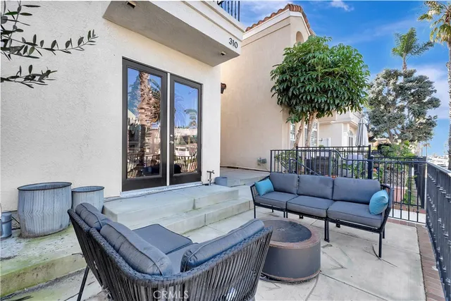 $7,995 | 310 18th Street, Huntington Beach, CA 92648