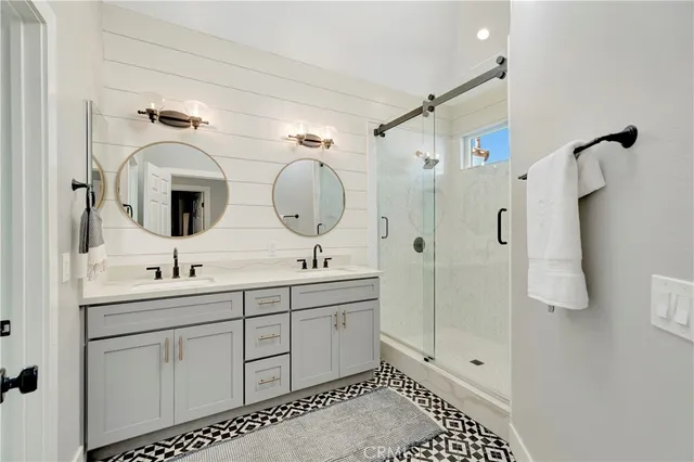 $7,995 | 310 18th Street, Huntington Beach, CA 92648